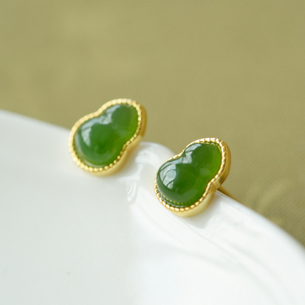 18k使用和田玉翡翠グリーン碧玉の釈迦牟尼仏彫りペンダントトップ 海外