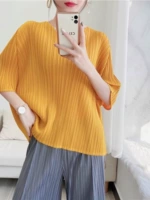 Иссси Мияке три дома три дома Win Win Fashion v -neck женщина 2024 Лето летние и свободное половину эластичное топ
