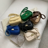 Сумка подмышку, сумка через плечо, сумка на одно плечо, коллекция 2022, популярно в интернете, 2023