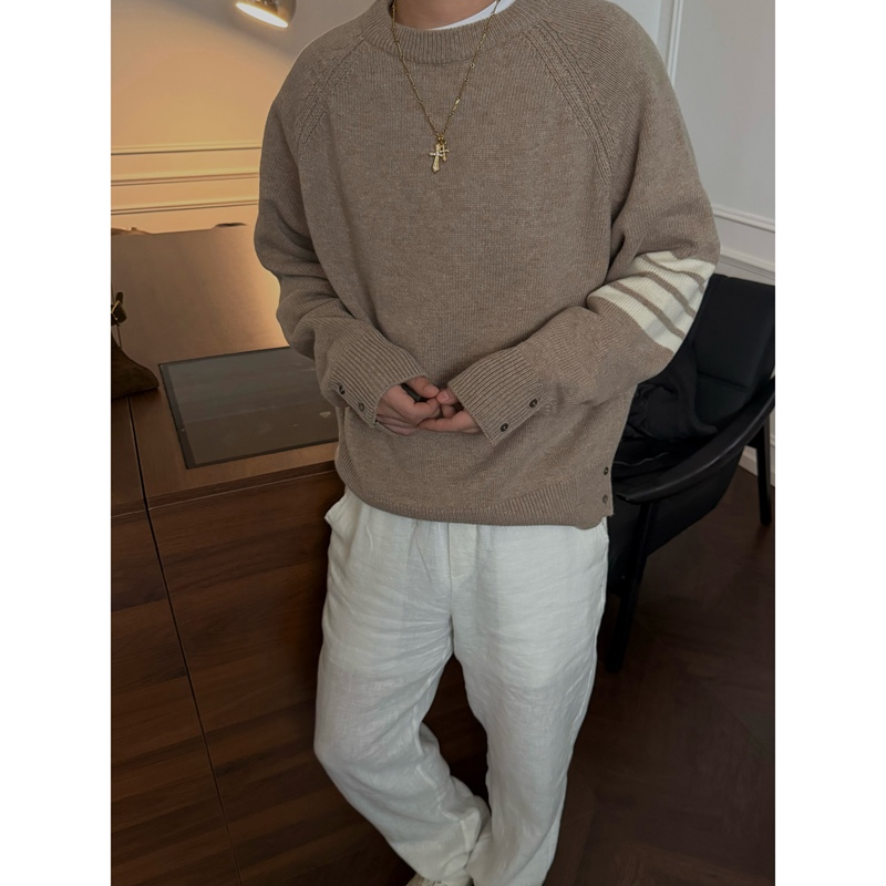 8650 Version of the "Head Spewing Fire Tb Gentlemanist" Four-Stripe 100% Wool Crew Neck Sweater