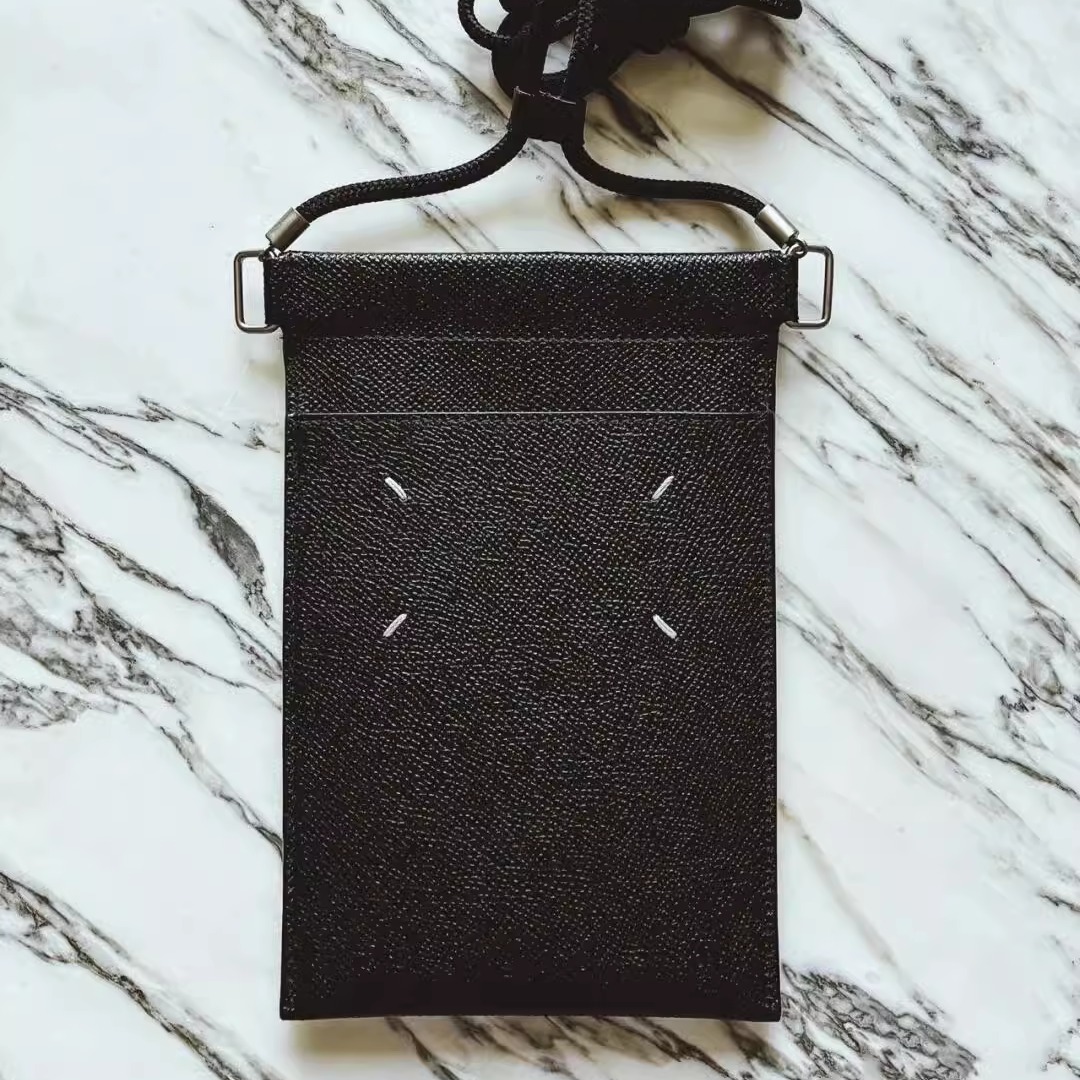 香港现货清仓背后的宝藏好物探寻