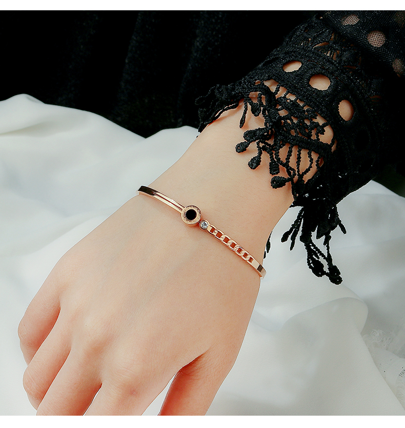 Châu Âu và Hoa Kỳ cá tính vòng đeo tay openwork nữ mạ vàng 18K vòng tay vàng trang sức hipster sáng tạo cặp đôi đơn giản vòng gỗ trầm hương