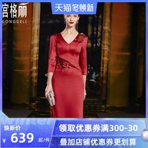 Mothers wedding banquet dress mother-in-law mother-in-law married daughter wearing improved cheongsam temperament noble red dress