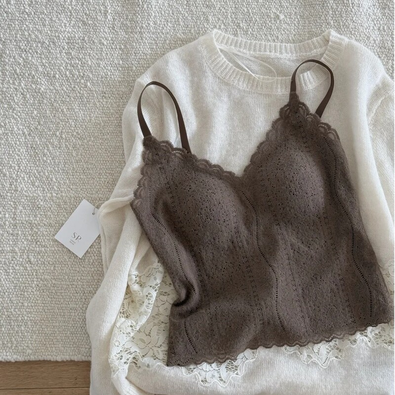Fluffy Lace French-Style Autumn Innerwear for Women with Chest Pads, Slimming Camisole That Can Be Worn Outside, Warm Base Layer Fluffy Lace French-Style Autumn Innerwear for Women with Chest Pads, Slimming Camisole That Can Be Worn Outside, Warm Base Layer