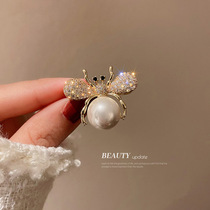 Real Gold Plated Zircon Pearl Bee Brooch Small Crowdclass Advanced Sensation Design Pin South Korea Autumn Winter Shirt Accessories