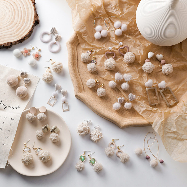 Suitable for winter earrings new damp hair ball earrings 100 lapped beige autumn winter plush autumn winter female temperament earrings