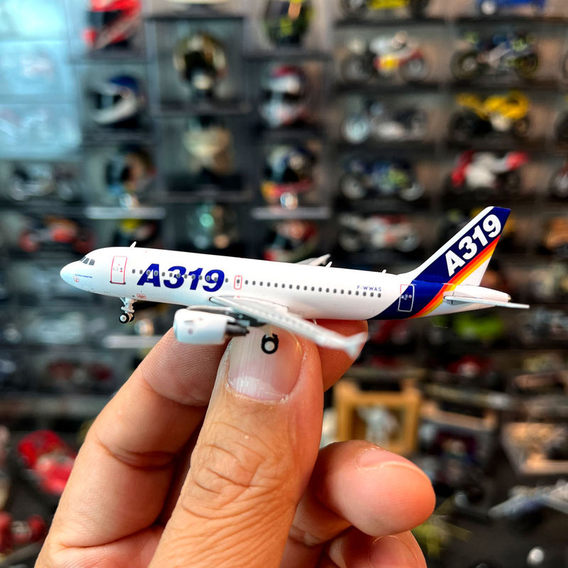 1:400 Scale Alloy Airplane Airbus A319 Passenger Aircraft Aviation Industry Model with Antenna, Gift-Grade Collectible