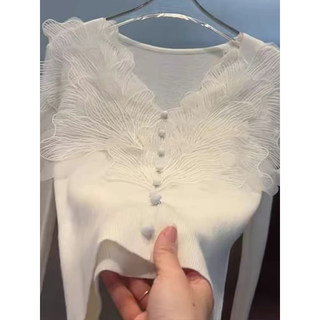 Knitted Base Shirt for Women, Long-Sleeved, 2024 Early Autumn and Winter New Style, French V-Neck Lace Splicing Design Top