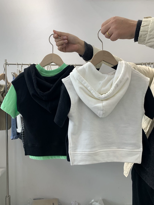Năm 2020 mùa xuân mới bé trai và bé gái áo thun cotton có mũ trùm đầu phiên bản Hàn Quốc xu hướng vest hoang dã - Áo ghi lê