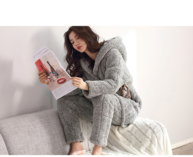 Mùa đông ba lớp nhung san hô nhung nữ bộ đồ ngủ phiên bản Hàn Quốc của áo khoác dài cotton dày ấm áp phù hợp với dịch vụ nhà - Bên ngoài ăn mặc thời trang mặc nhà nam nữ