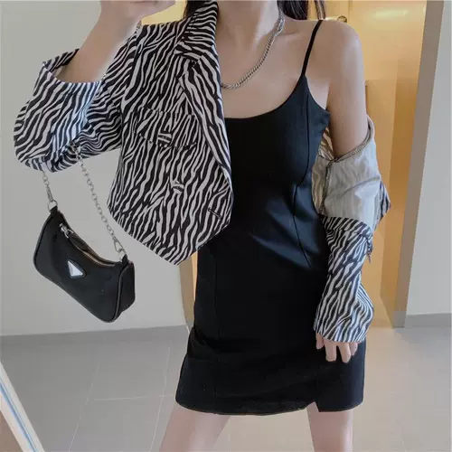 Пиджак классического кроя, зебра, приталенная куртка, платье, комплект, коллекция 2021, с акцентом на бедрах