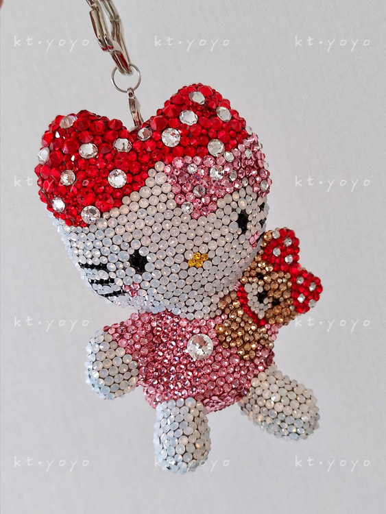 Austrian crystal diamond HELLO KITTY holding bear pendant bag hanging key chain