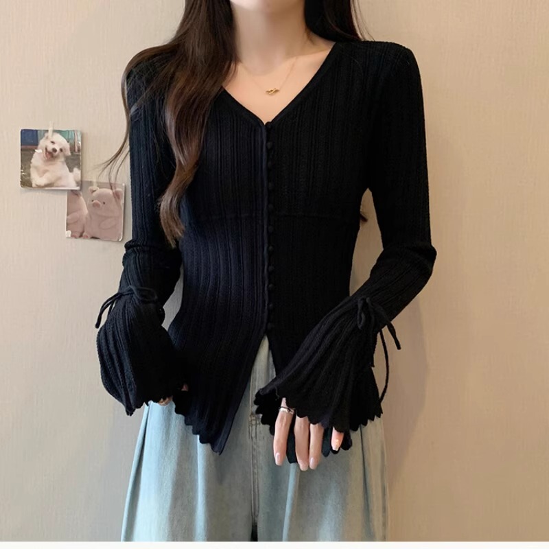 High-End Hollow-Out V-Neck Knit Sweater for Women, Autumn Plus Size, Super Pretty, Irregular Slit, Bell-Sleeve Top