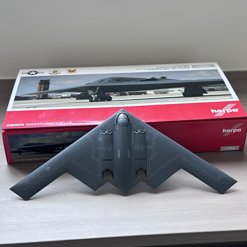 Herpa 1/200 Alloy Finished Product Airplane Model American B-2A Stealth Bomber Spirit