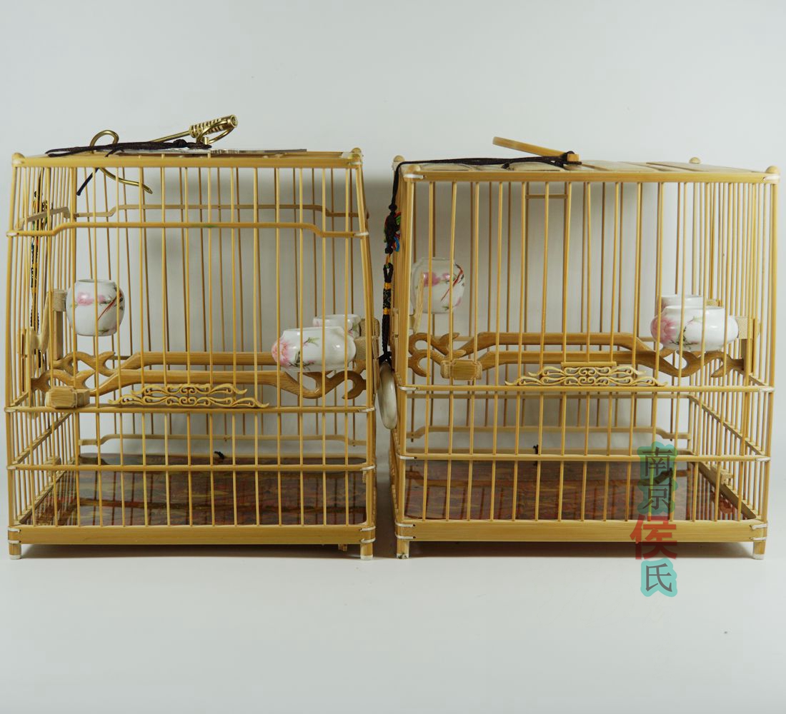 Nanjing Hou's embroidered bird cage is full of green small inlaid vanilla door, one board and one luminous, all equipped with plain cage embroidered eye cage cage cage