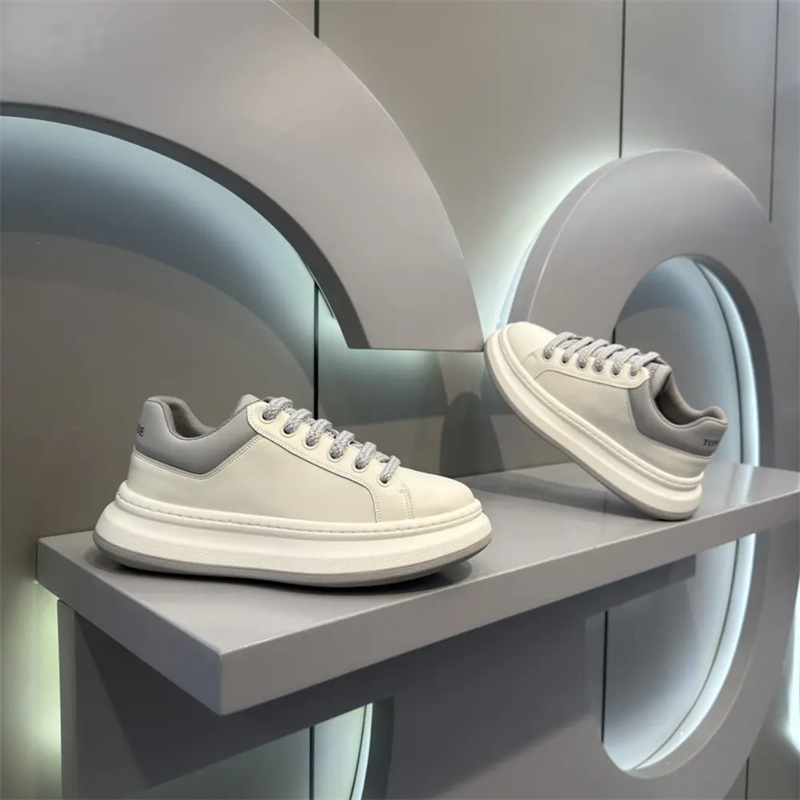 2026 Autumn New Fashionable White Sneakers Casual Versatile Comfortable Unique Thick-Soled Height-Increasing Leather Men's Trendy Shoes 2026 Autumn New Fashionable White Sneakers Casual Versatile Comfortable Unique Thick-Soled Height-Increasing Leather Men's Trendy Shoes