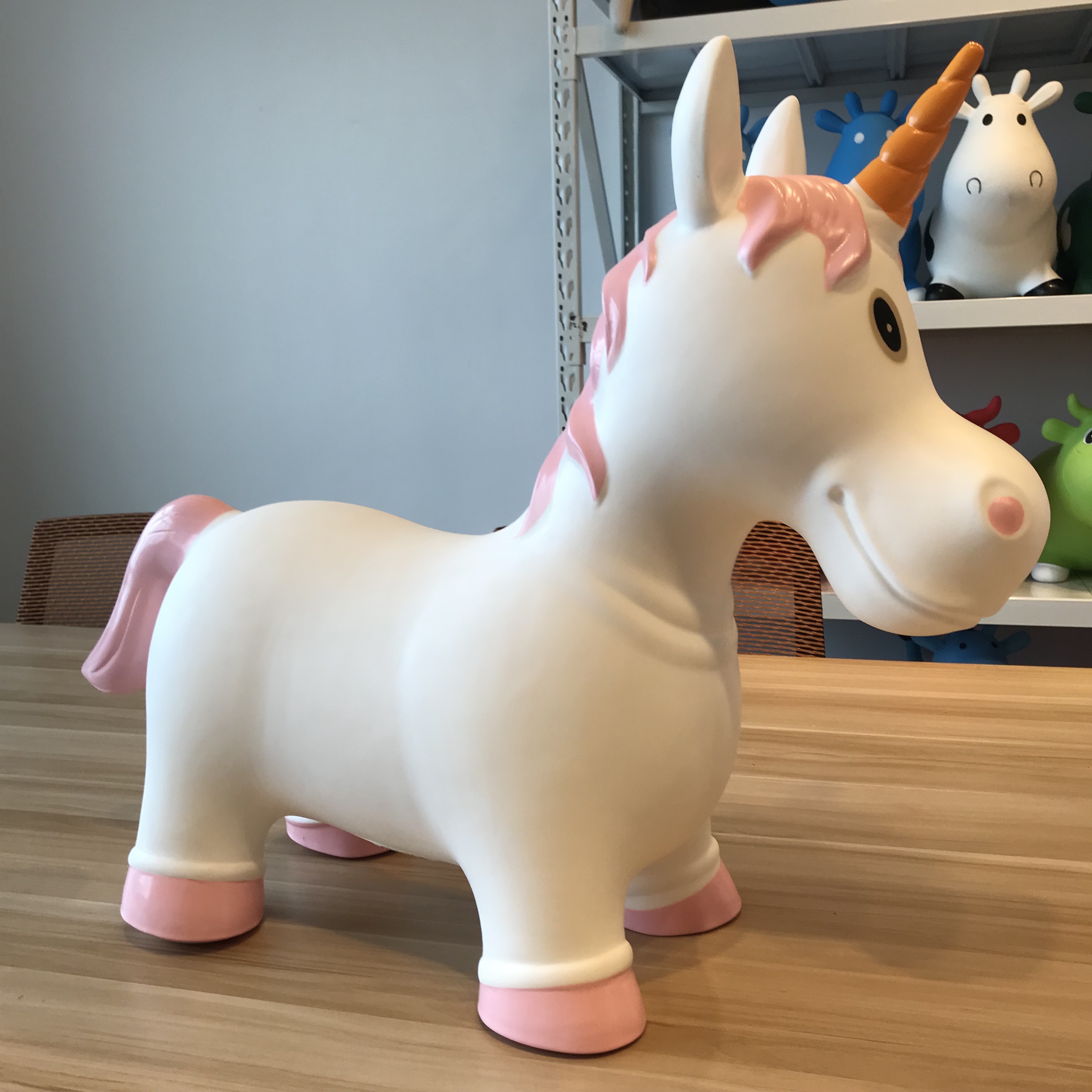 Bobby Elf children's mount Jumping horse Inflatable horse Baby baby toy Unicorn Plus thickened toy horse