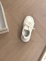 Good rice porridge. Basic white shoes are easy to wear and versatile.