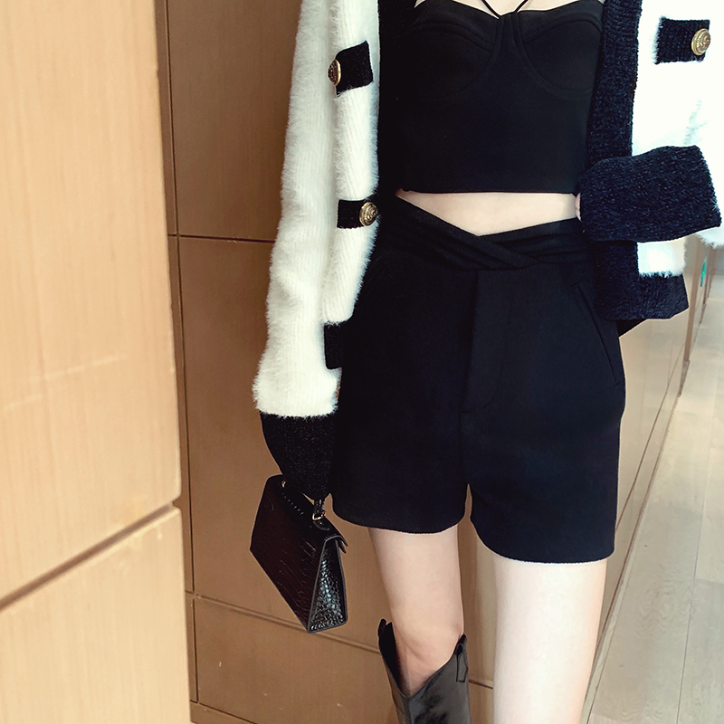 Shorts women's autumn wear 2021 black wool pants loose straight high waist slim Joker Martin boots pants tide