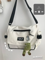 Белый с черным плюс динозавр