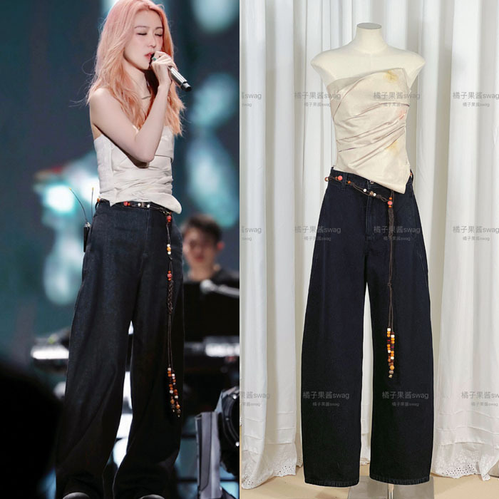 Sue Keqi's Same Style Printed Sleeveless Tube Top Camisole with a Feminine and Stylish Design, Paired with Black Jeans