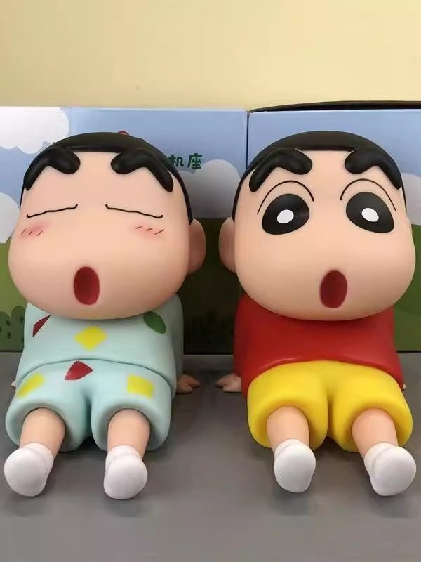 Crayon Shin-Chan Phone Stand Lazy Phone Holder Cute Desktop Ornament Figurine Model Trendy Toy Gift for Friends Fun Personalized Creative Phone Stand