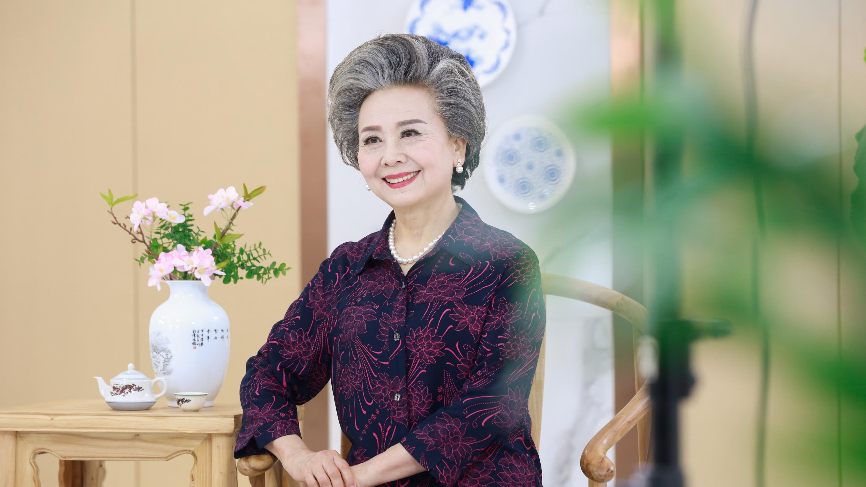 71岁淘女郎日拍百套服饰，身价秒杀嫩模