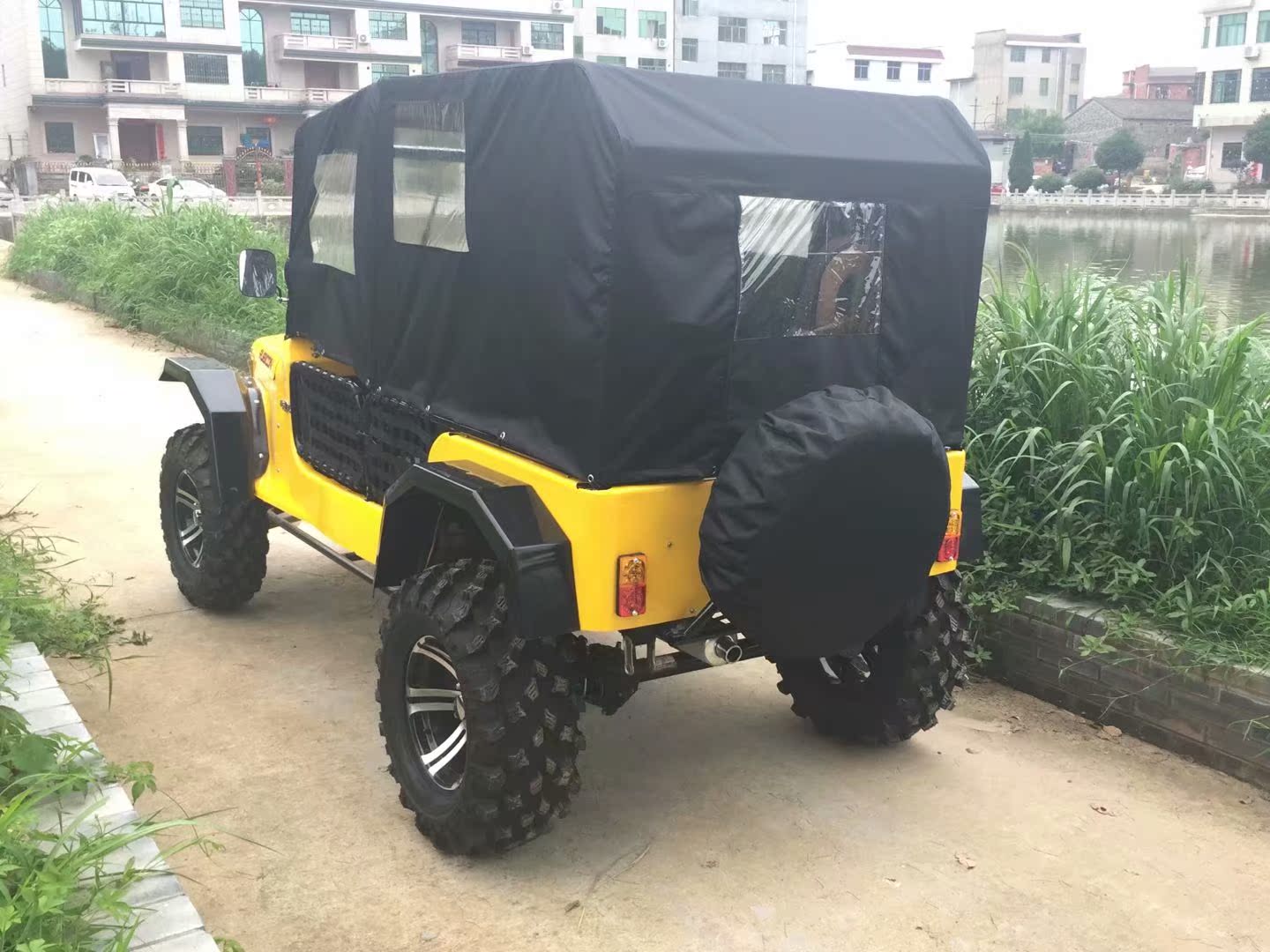 Wrangler ATV bốn chỗ ngồi hoàn toàn khép kín mới trên mọi địa hình xe điện nhỏ