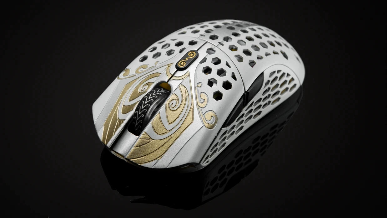 К wireless-геймерская мышь Finalmouse Starlight 12 Poseidon Medium дизайном Bluetooth wireless technology