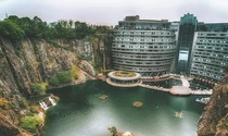 7-day stay at Shenkeng Hotel with meals included