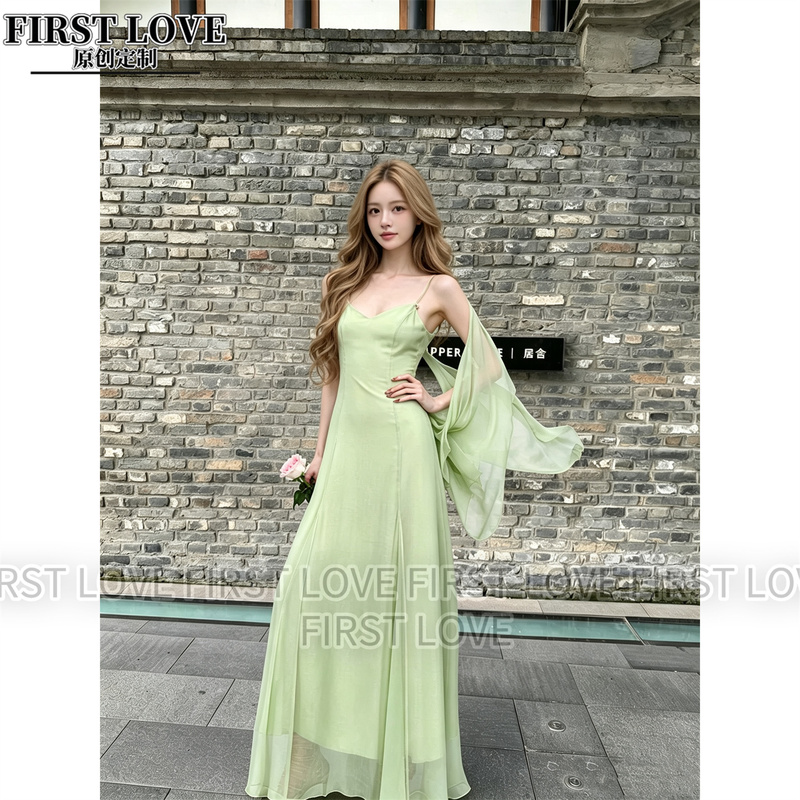 【Pu Yan Yan's Same Style】Gentle and Flowing Long Vacation Dress with Starry Diamond Embellishments and Backless Design 【Pu Yan Yan's Same Style】Gentle and Flowing Long Vacation Dress with Starry Diamond Embellishments and Backless Design
