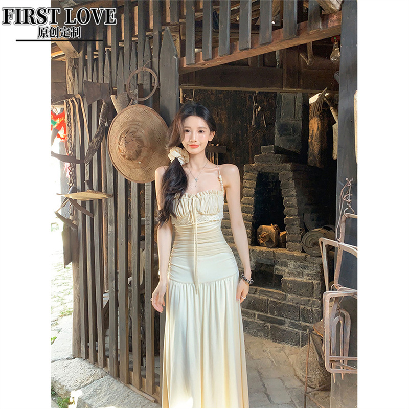The French Style Milky Apricot Wrinkled Suspender Dress Summer Vacation Style Elastic Waist Skirt