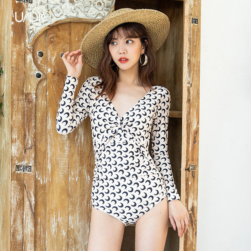 Swimsuit woman Summer cover slim 2022 new exploits long sleeve sunscreen moonscreen red wind cover for conservative swimwear