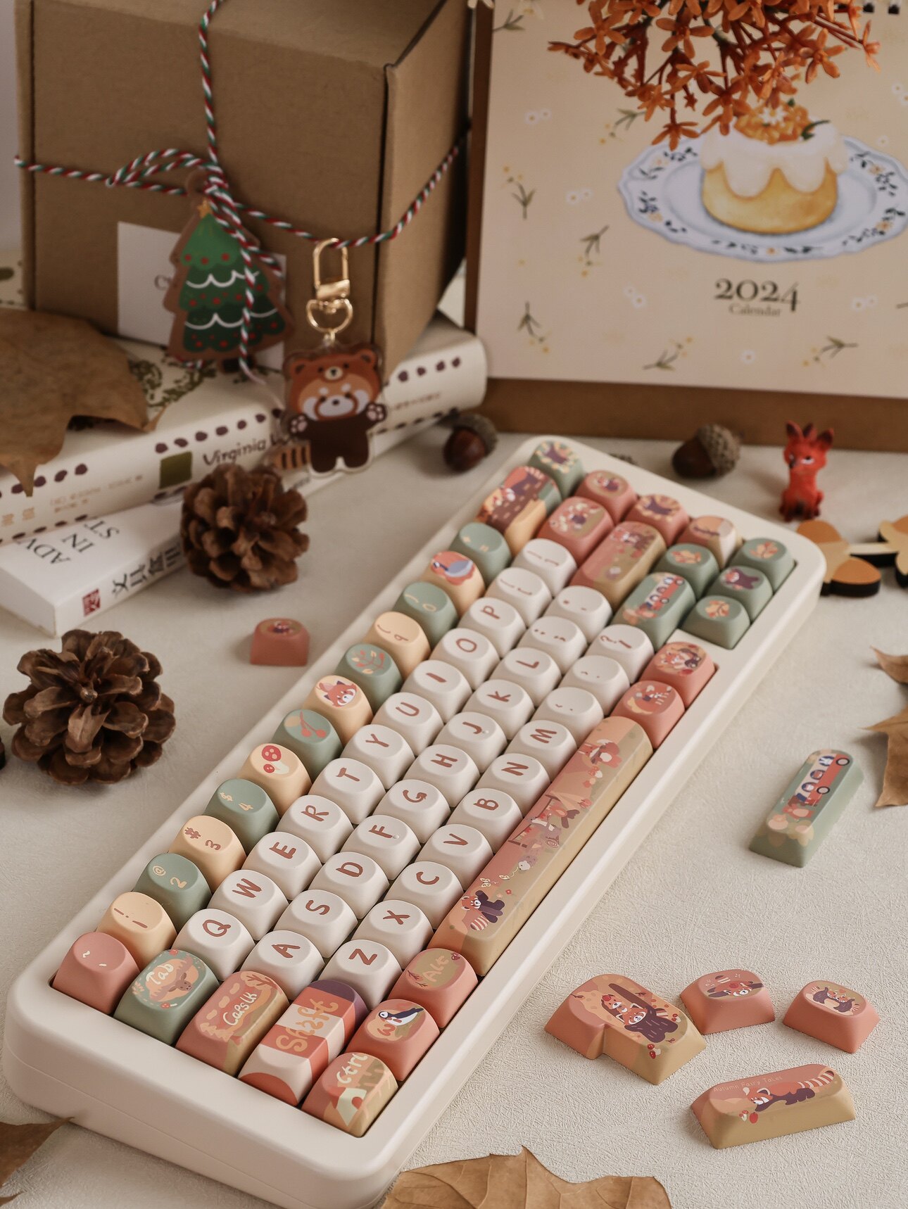 Red Fox and Forest Friends keycap set displayed with seasonal charm and props