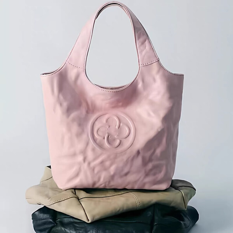 Xu Yiyang's Same Style Small Basket Bag, Handbag in Cherry Blossom Pink, Made of Vegetable-Tanned Leather with a Wrinkled Design, Single Shoulder Crossbody Bag Xu Yiyang's Same Style Small Basket Bag, Handbag in Cherry Blossom Pink, Made of Vegetable-Tanned Leather with a Wrinkled Design, Single Shoulder Crossbody Bag