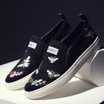 Spring and autumn breathable black personality printing mens shoes casual fashion lazy shoes sleeve footwear comfortable and fu shoes tide