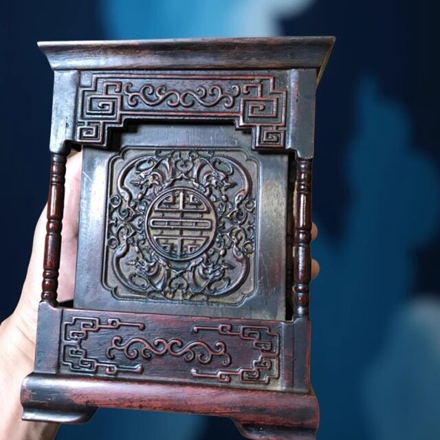 中国古玩　天然木　 唐木瘤木　花梨　黄花梨　筆筒　古物 A Huanghuali Brushpot, Qing Dynasty, 17th/18th Century 清十七/十八