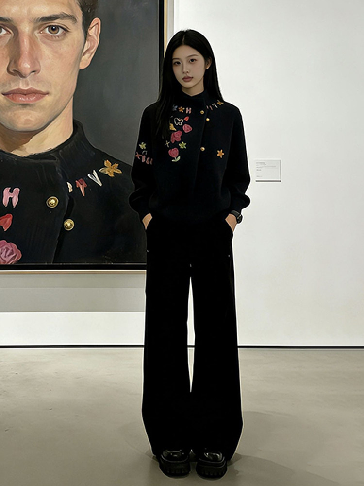 Black Cartoon Graffiti Half-Turtleneck Sweater for Men and Women, Winter Lazy Style High-End Knit Top for Layering