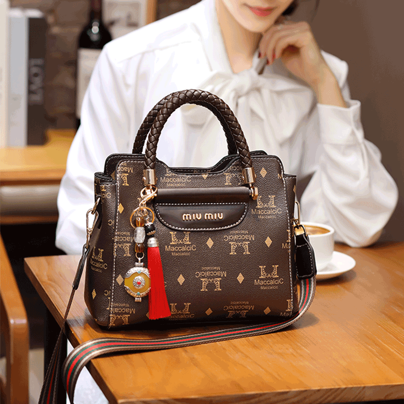 Bag girl bag bag 2022 new trend fashion bag with large capacity lady handbag red pop bag