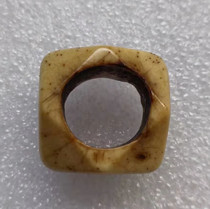 1 old ball-shaped bead