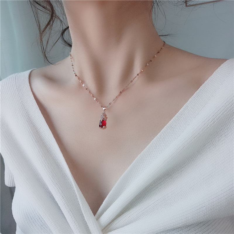 Pixiu necklace female personality ethnic style 18k rose gold titanium steel necklace clavicle chain fashion all-match pendant jewelry