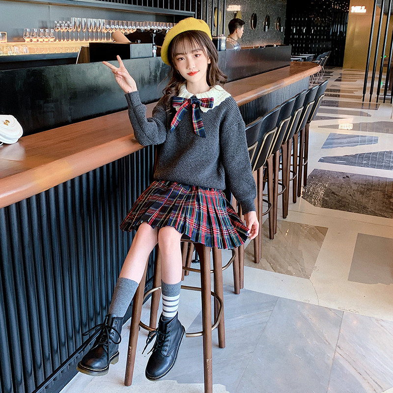 Girls autumn dress 2022 new Western style sweater pleated skirt children's autumn fashion college style skirt