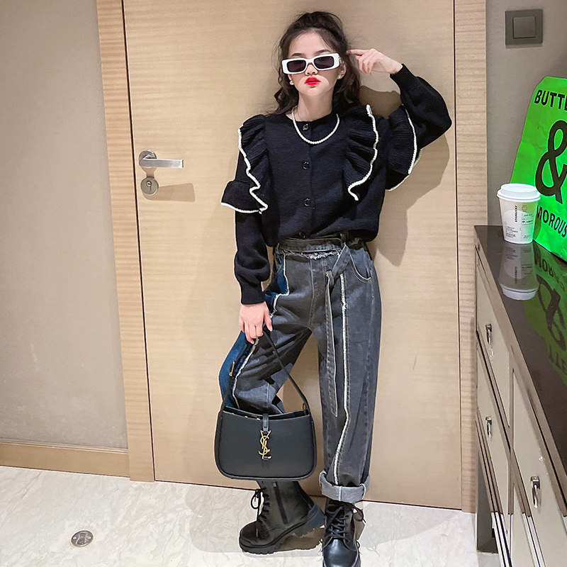 Girls suit autumn 2022 new gas fashionable knitting sweater net red large children's jeans two pieces