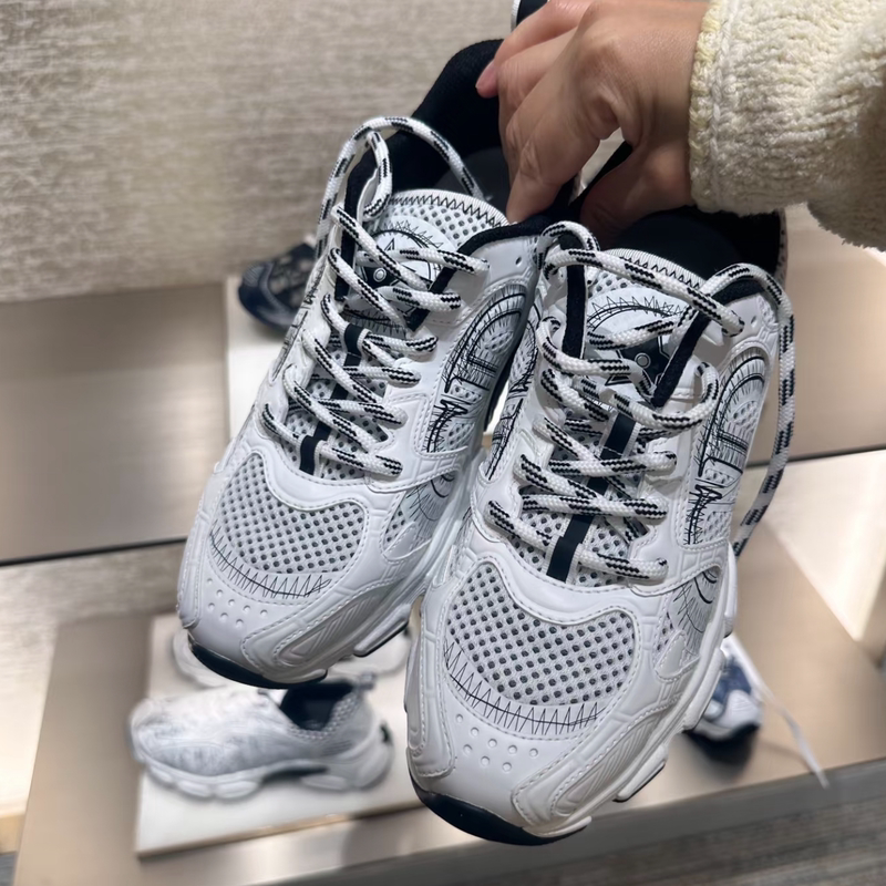 【Top Version】Dilraba Dilmurat's Style~25-Letter Thick-Soled Dad Shoes for Women, High-Heeled Casual Shoes, Graffiti D Sneakers