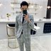 Cực kỳ mới kẻ sọc đỏ phù hợp với phù hợp với nhà tạo mẫu tóc xu hướng chú rể chú rể áo khoác nam cá tính áo khoác đẹp trai - Suit phù hợp quần nam Suit phù hợp