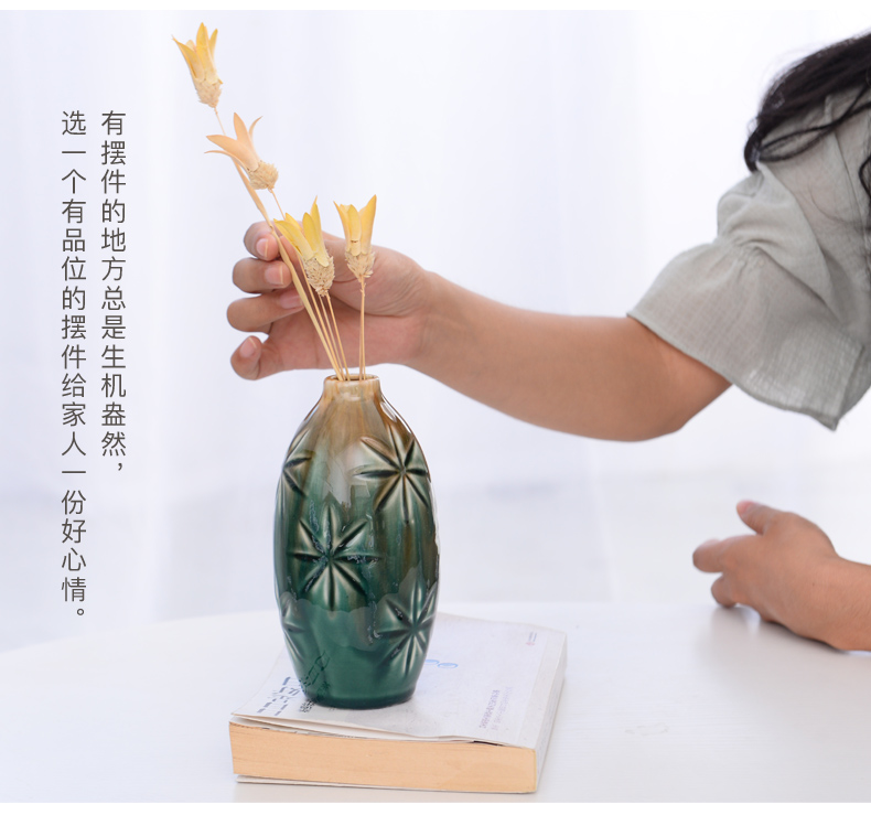 Ceramic small pure and fresh and dry flower vase is contracted and I sitting room home decoration flower arranging flowers is placed