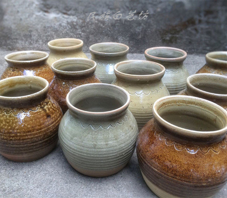 Retro-earth coarse pottery vase Yunnan folk utility plug-in flower multi-meat flower pot green plant small flower bottle