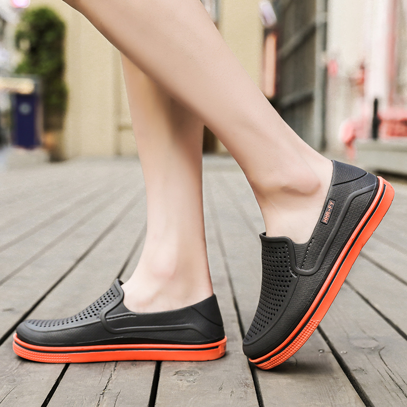 Dép nam lỗ đen thời trang mùa hè mang dép La Mã đôi sử dụng giày dép nam trượt đất chống trượt sandal nam