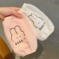 Розовый белый кролик