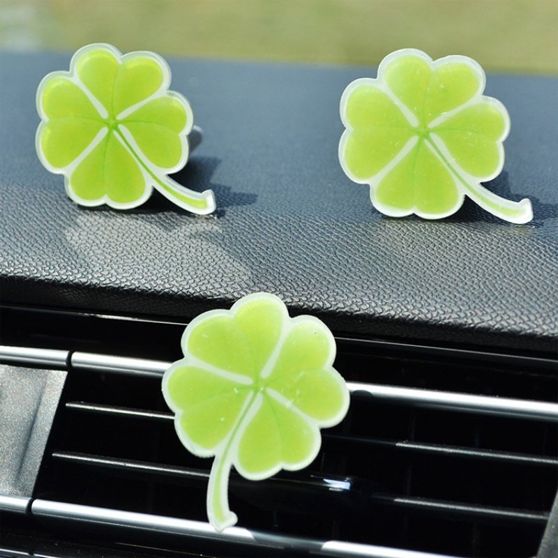 Car air outlet fragrance clip Creative four-leaf clover car air conditioning air outlet clip Car air outlet aromatherapy